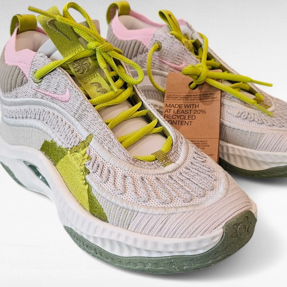 Nike cosmic unity
